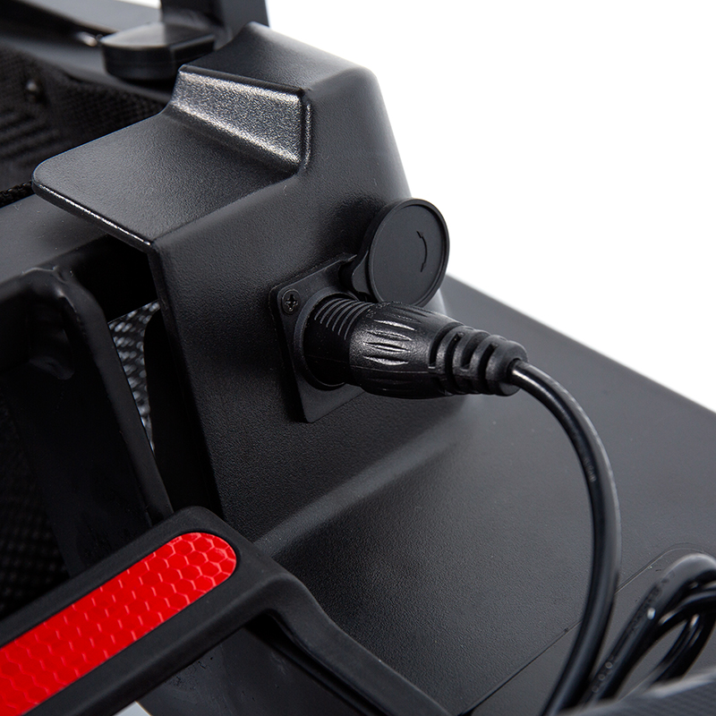 YL-985S 4 kerekű, könnyű, hordozható, összecsukható, elektromos meghajtású utazási robogó