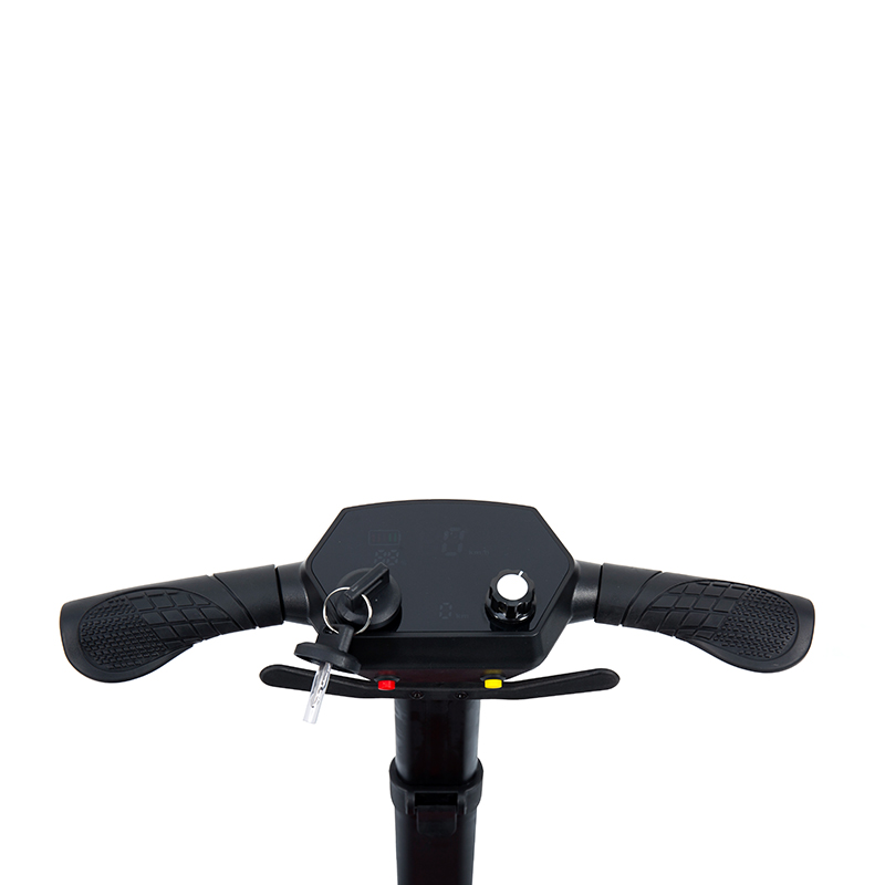 YL-985S 4 kerekű, könnyű, hordozható, összecsukható, elektromos meghajtású utazási robogó